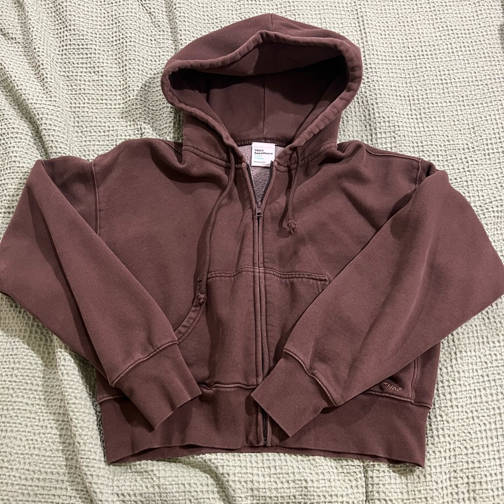 Aritzia TNA boyfriend cozy fleece cropped zip up